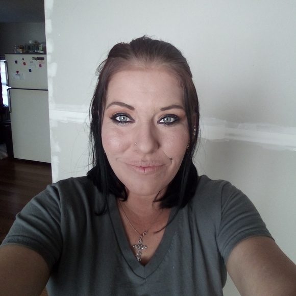 Meet your Posher, Melissa - Picture 1 of 1